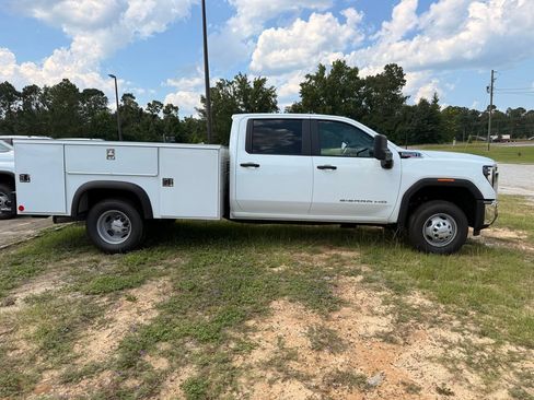 New 2026 GMC Sierra 3500 Pro AWD/4WD image 6