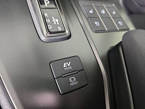 New 2026 Lexus UX 300h AWD image 27
