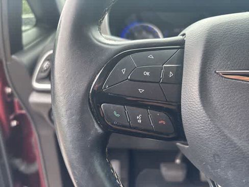 Used 2018 Chrysler Pacifica Touring Plus w/ S Appearance Package FWD image 11