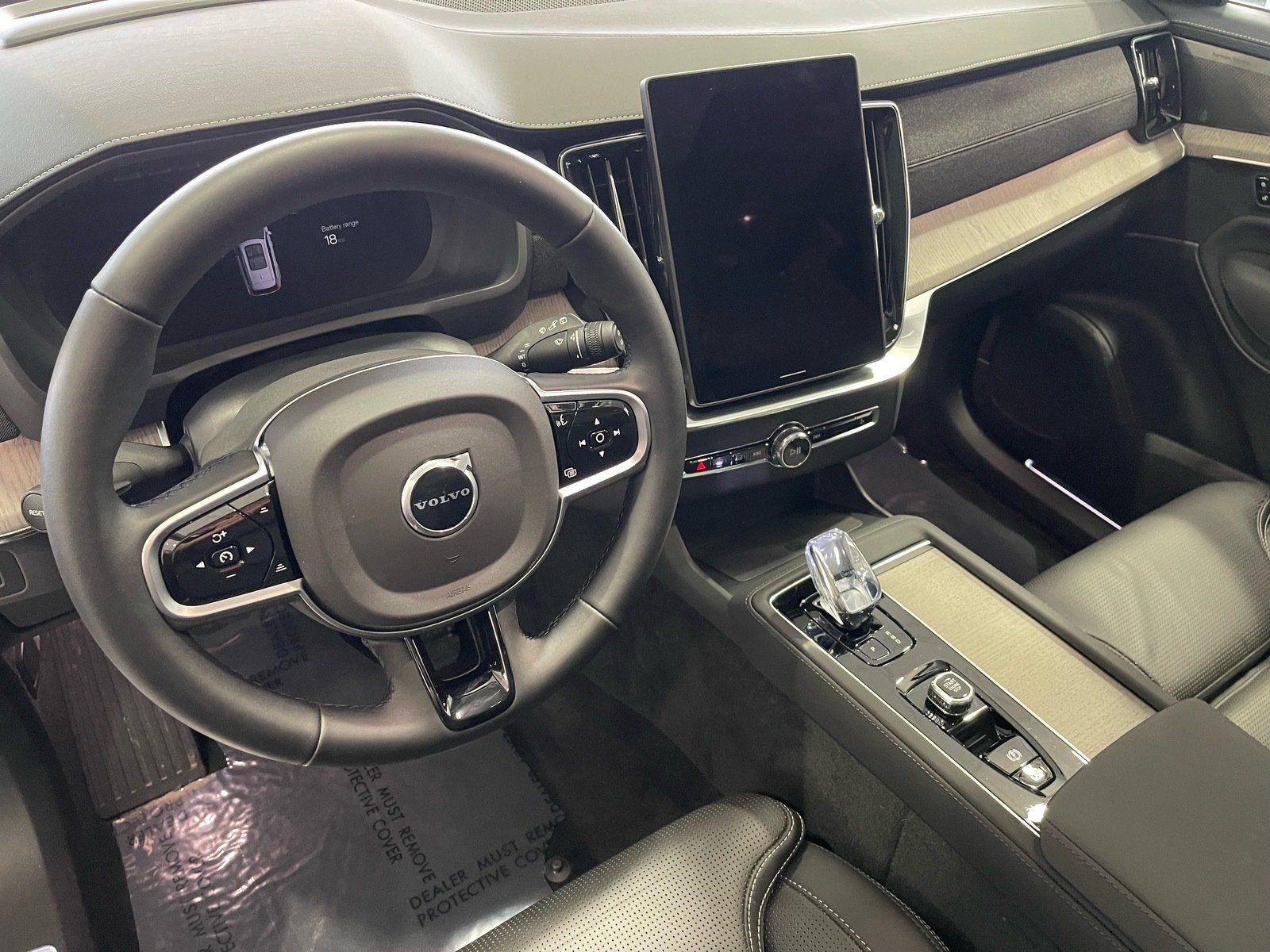 Used 2025 Volvo XC90 T8 Ultra w/ Protection Package Premier AWD/4WD image 28