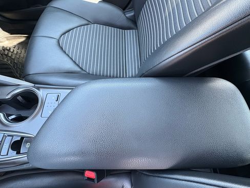 Used 2022 Toyota Camry SE w/ Cold Weather Package image 25