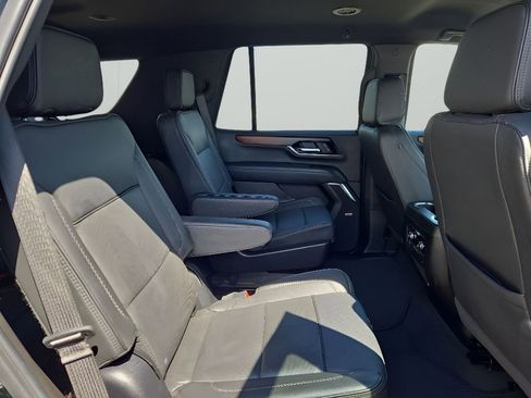 Used 2025 GMC Yukon Denali AWD/4WD image 16