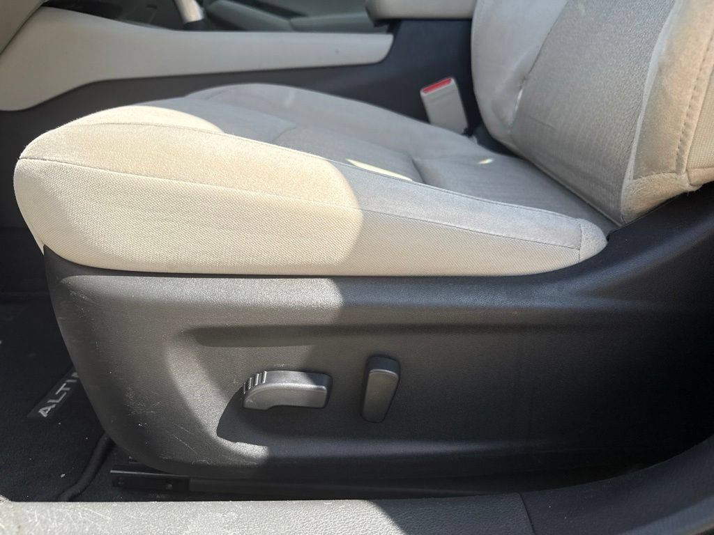 Certified 2025 Nissan Altima 2.5 SV FWD image 13