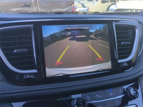 New 2026 Chrysler Pacifica Select image 37