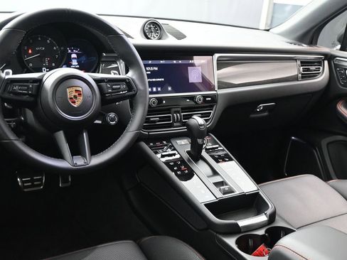 Certified 2024 Porsche Macan GTS image 8