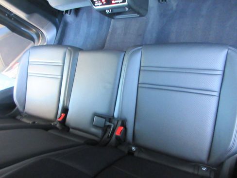 Used 2023 Porsche Cayenne AWD/4WD image 35