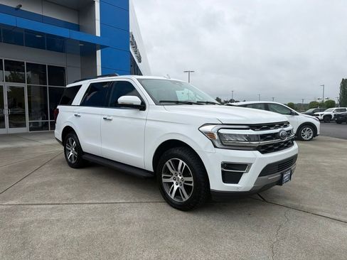 Used 2024 Ford Expedition Limited AWD/4WD image 7