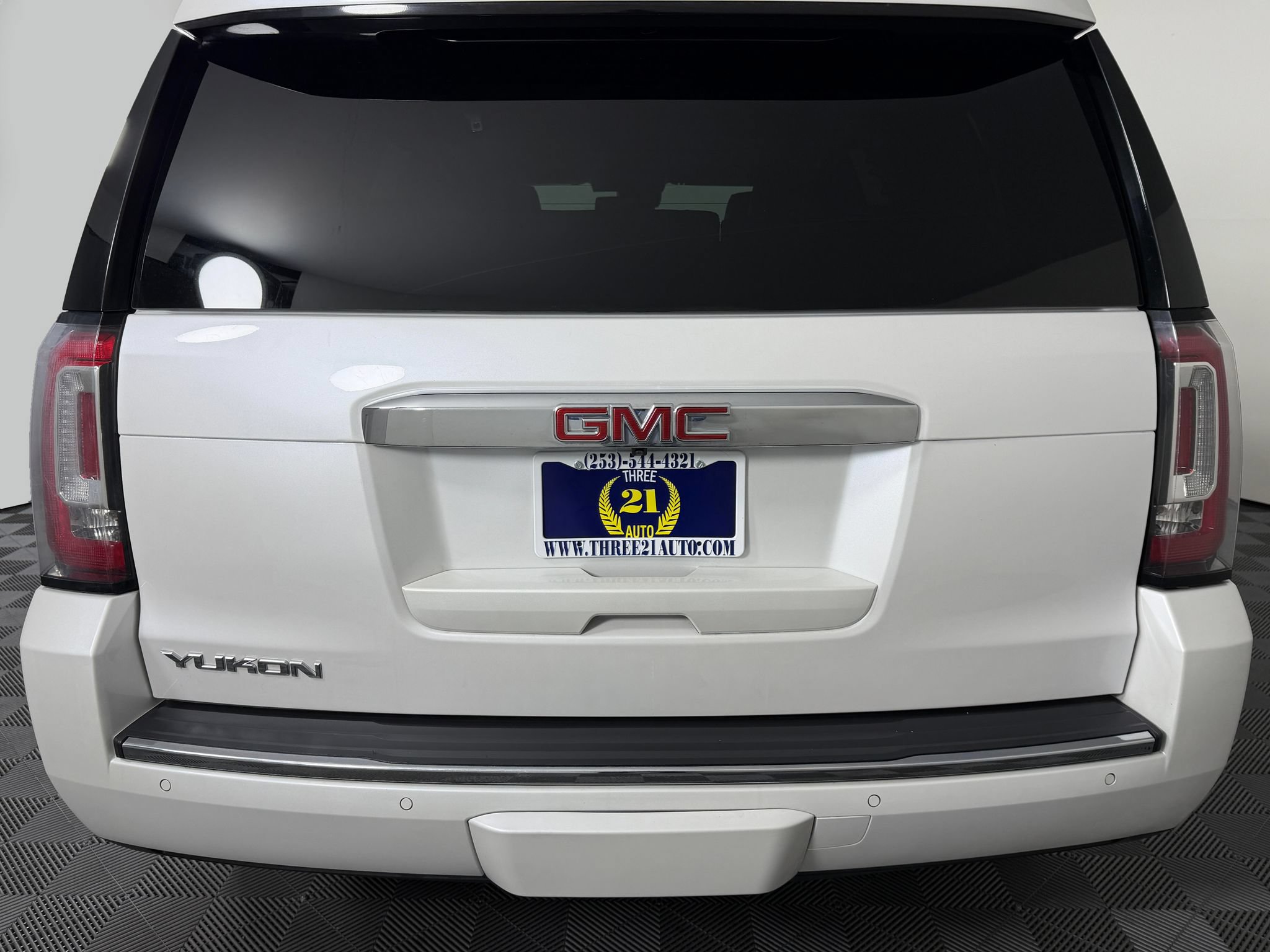 Used 2020 GMC Yukon Denali w/ Open Road Package AWD/4WD image 9