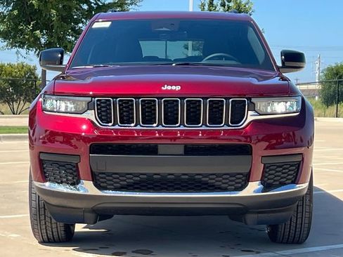 New 2025 Jeep Grand Cherokee L Laredo image 2