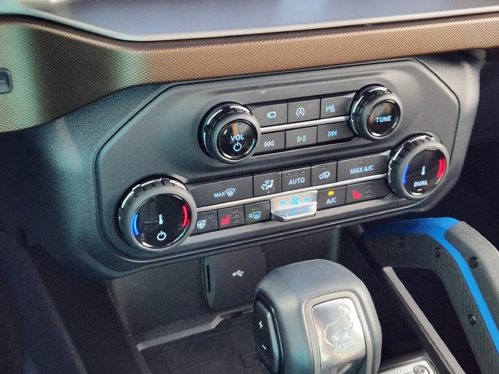 Used 2022 Ford Bronco Outer Banks AWD/4WD image 24