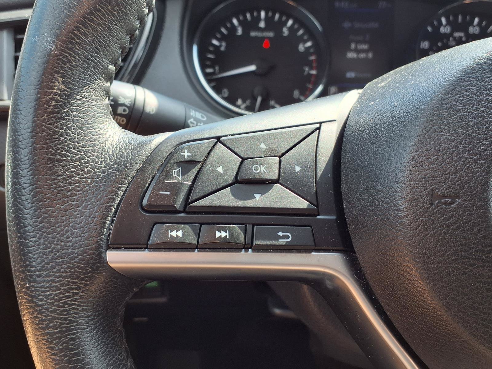 Used 2019 Nissan Rogue SL w/ Premium Package AWD/4WD image 16