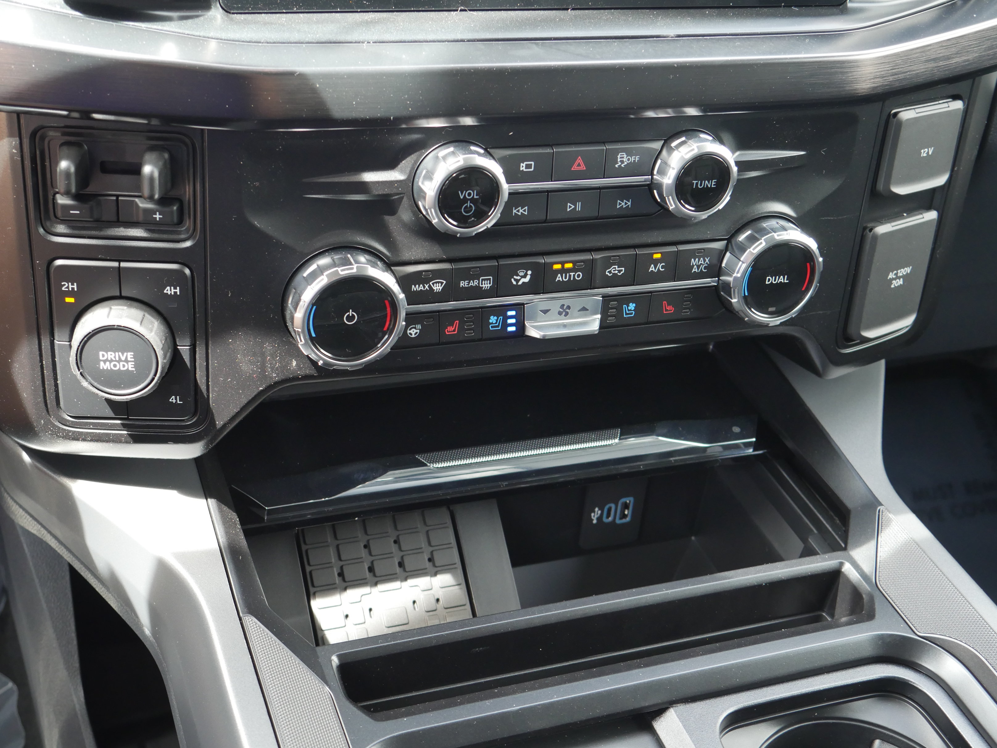 New 2026 Ford F350 Lariat w/ Lariat Ultimate Package AWD/4WD image 19