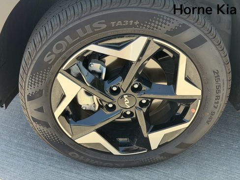 New 2026 Kia Seltos S FWD image 8