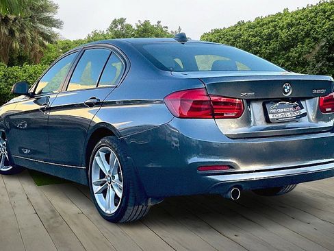 Used 2018 BMW 320i xDrive Sedan image 12