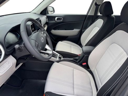 New 2026 Hyundai Venue SEL FWD image 9