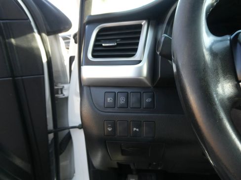 Used 2018 Toyota Highlander Limited image 18