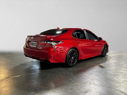 Used 2022 Toyota Camry SE w/ Audio Upgrade Package FWD image 3
