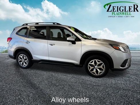 Used 2023 Subaru Forester Premium AWD/4WD image 7