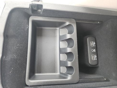 Used 2020 Chrysler 300 Touring image 25