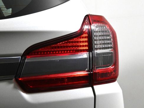 Used 2022 Subaru Ascent Base image 13