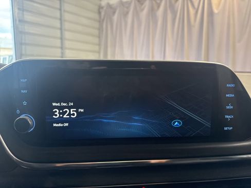 Used 2022 Hyundai Sonata Limited w/ Winter Weather Package image 23