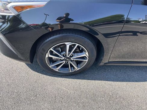 Used 2023 Kia Forte LXS FWD image 9