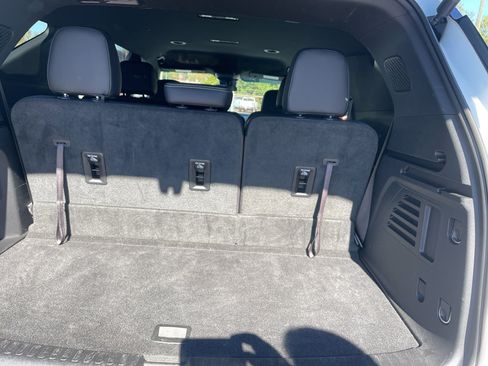 Certified 2025 Chevrolet Traverse LT image 9