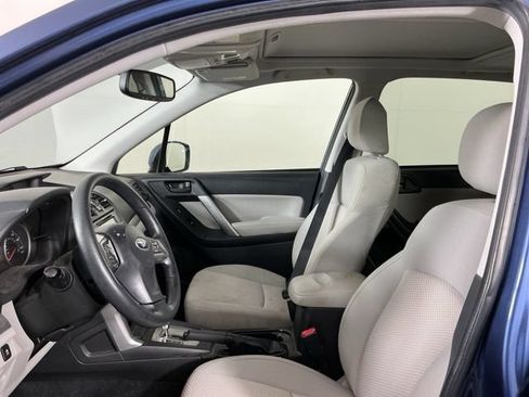 Used 2014 Subaru Forester 2.5i Premium AWD/4WD image 10