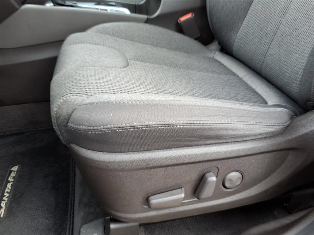 Used 2019 Hyundai Santa Fe SEL FWD image 18