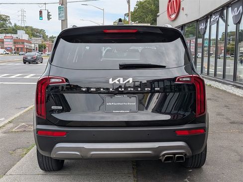 Certified 2022 Kia Telluride S image 7