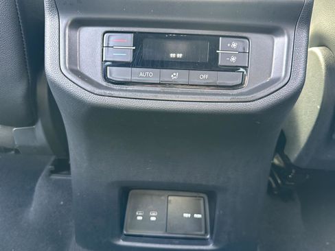 Used 2024 Volkswagen Atlas SE image 24