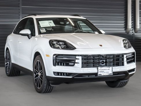 Certified 2024 Porsche Cayenne image 9