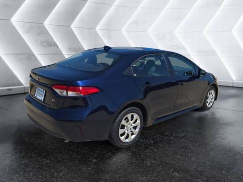 Used 2025 Toyota Corolla LE FWD image 5