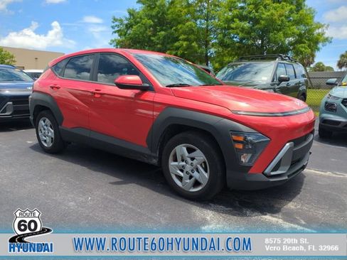 Certified 2025 Hyundai Kona SE FWD image 1