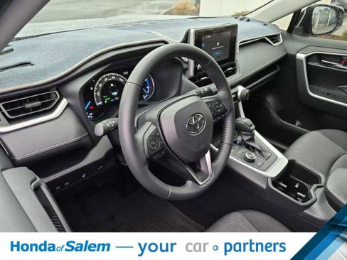 Used 2025 Toyota RAV4 XLE image 2