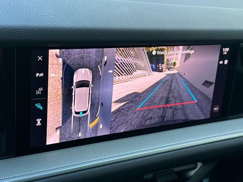 Certified 2025 Porsche Cayenne AWD/4WD image 22