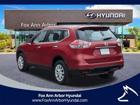 Used 2015 Nissan Rogue S image 3