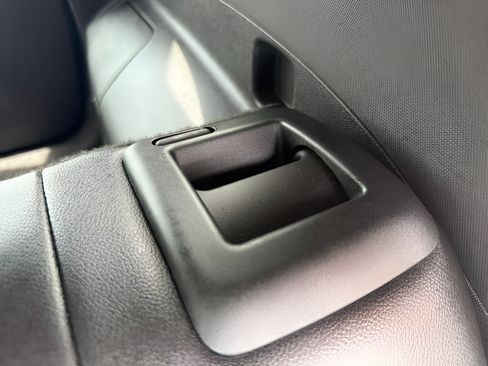 Used 2021 Chevrolet Equinox LT FWD image 25