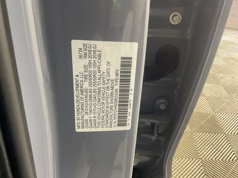 Used 2025 Honda Pilot Black Edition image 28