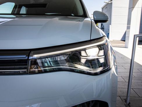 New 2026 Volkswagen Taos SE AWD/4WD image 6