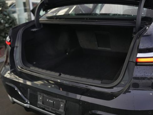 Used 2024 BMW 740i image 31