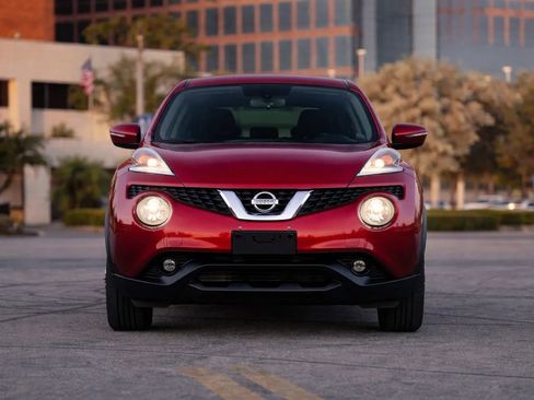 Used 2017 Nissan Juke S image 2