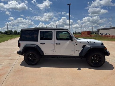 Used 2023 Jeep Wrangler Unlimited w/ 8.4" Radio Group AWD/4WD image 4