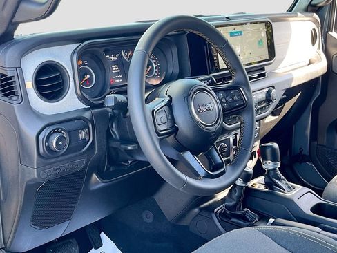 Used 2024 Jeep Wrangler Sport S image 9