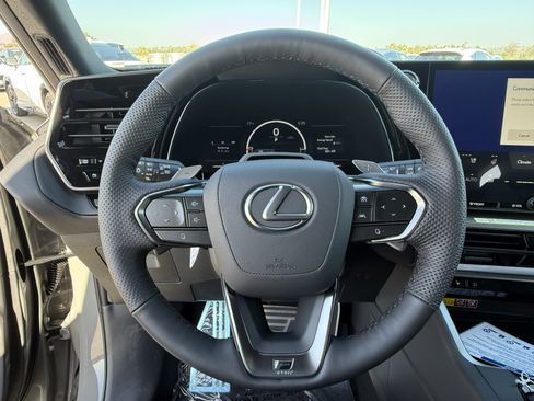 New 2026 Lexus TX 500h AWD image 22