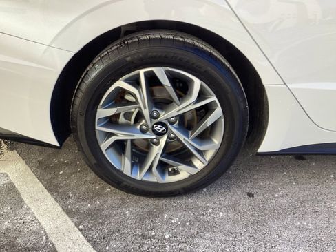 Certified 2023 Hyundai Sonata SEL w/ Preferred Accessory Package image 9