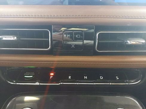 Used 2023 Lincoln Nautilus Reserve AWD/4WD image 20