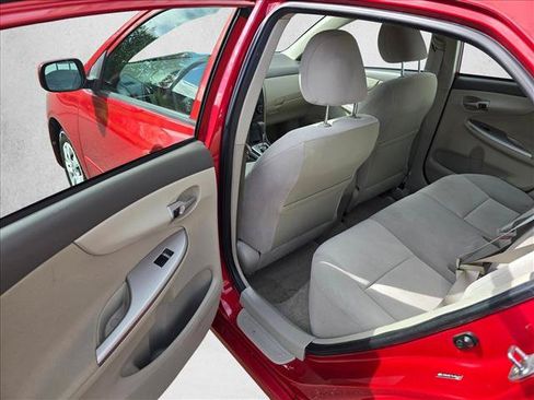 Used 2010 Toyota Corolla LE FWD image 13