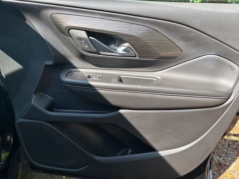 Used 2024 GMC Terrain SLT image 20