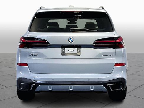 Used 2024 BMW X5 xDrive40i w/ M Sport Package image 5